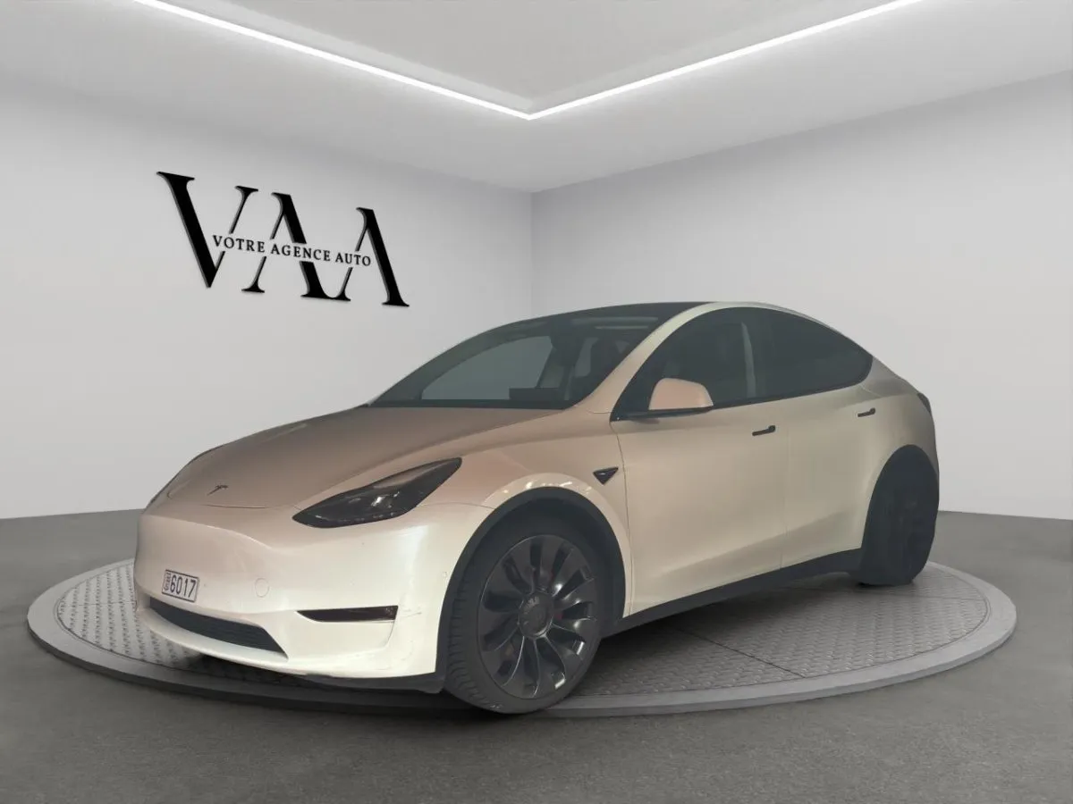 Tesla Model Y AWD Performance PHASE 1 SOH 90% — photo 1 sur 25